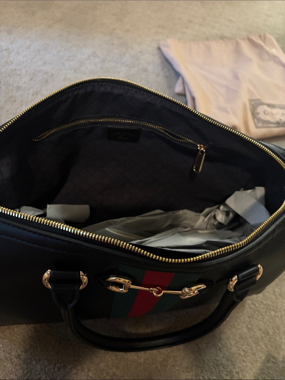 Satchel new with crossbody strap, luggage tag included - Picture 8 of 10